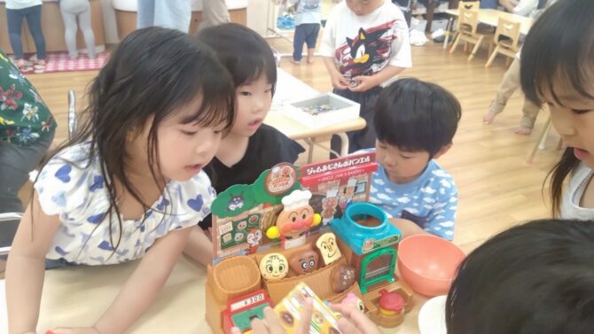 しろくま組さん（4歳）新しいおもちゃを買いに行きました