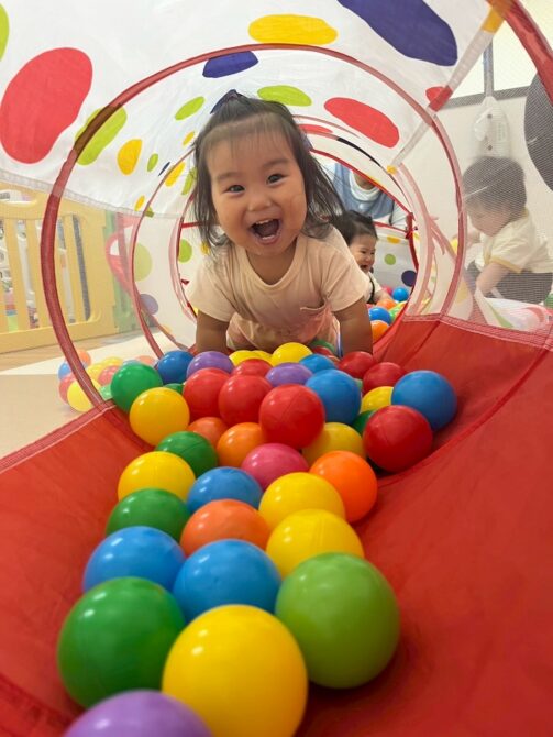 らっこ組さん（０歳）お部屋で遊ぼう