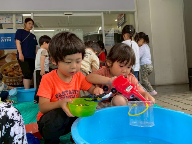 ぞう組さん（３歳）楽しい水遊び