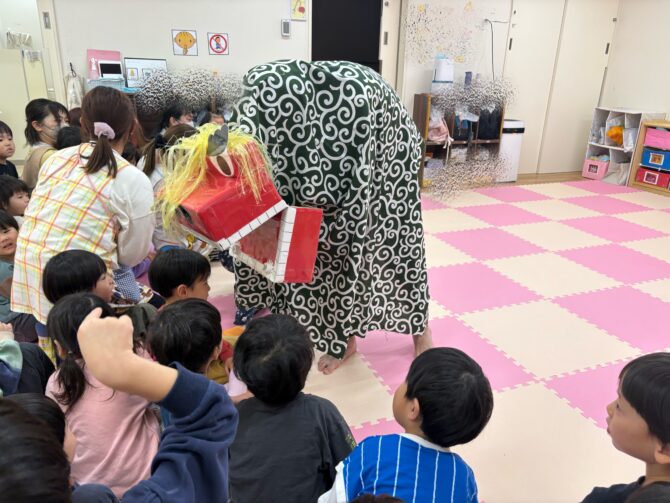 しろくま組さん（4歳）新年集会にて