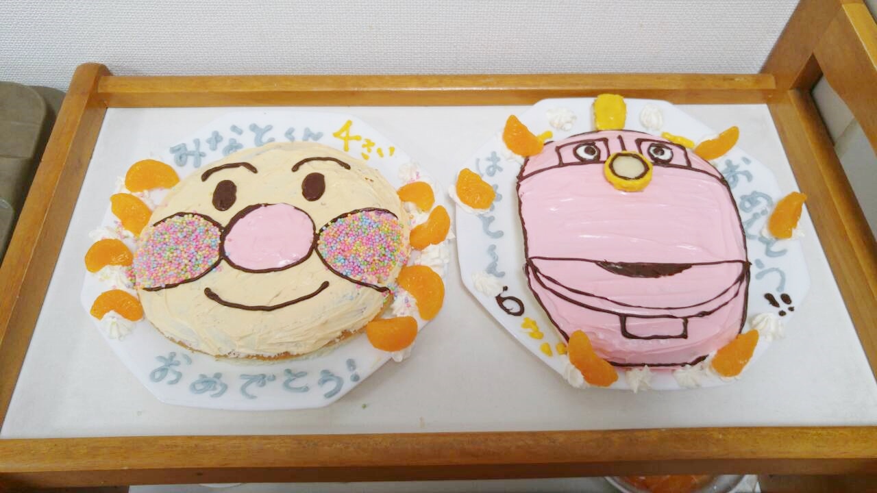 お誕生日会は好きなキャラクターのケーキ♪